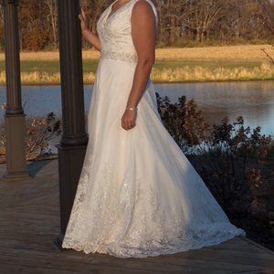 Size 20 Mori Lee Wedding Dress